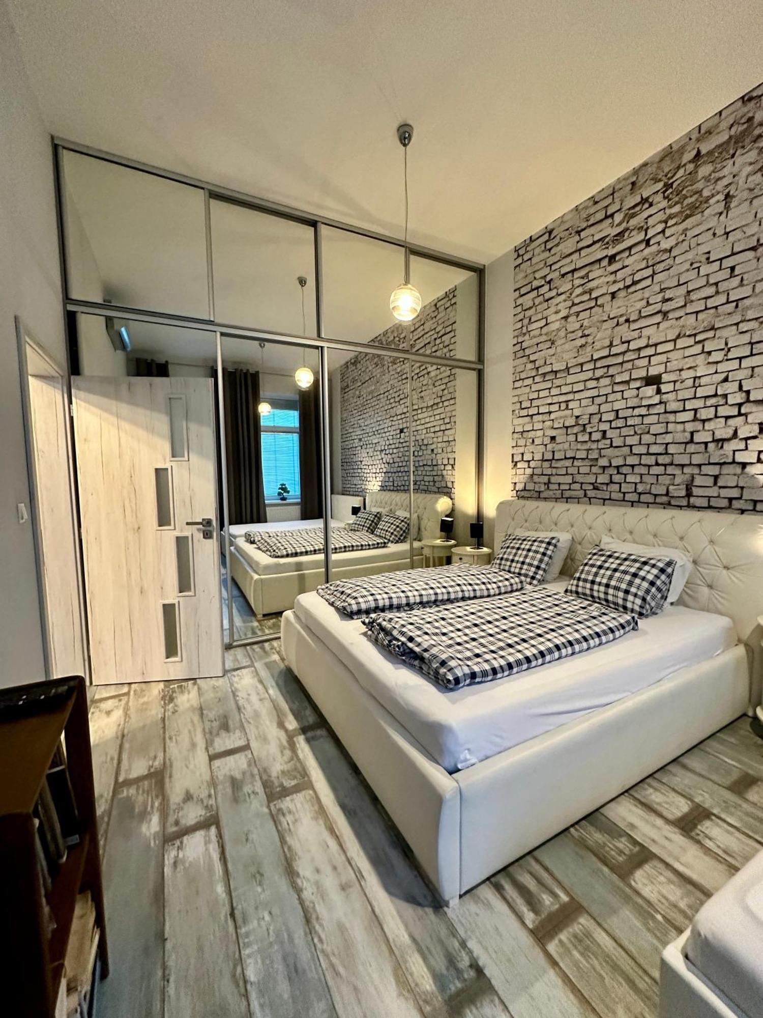 Royal City Centre Apartment Poprad Esterno foto
